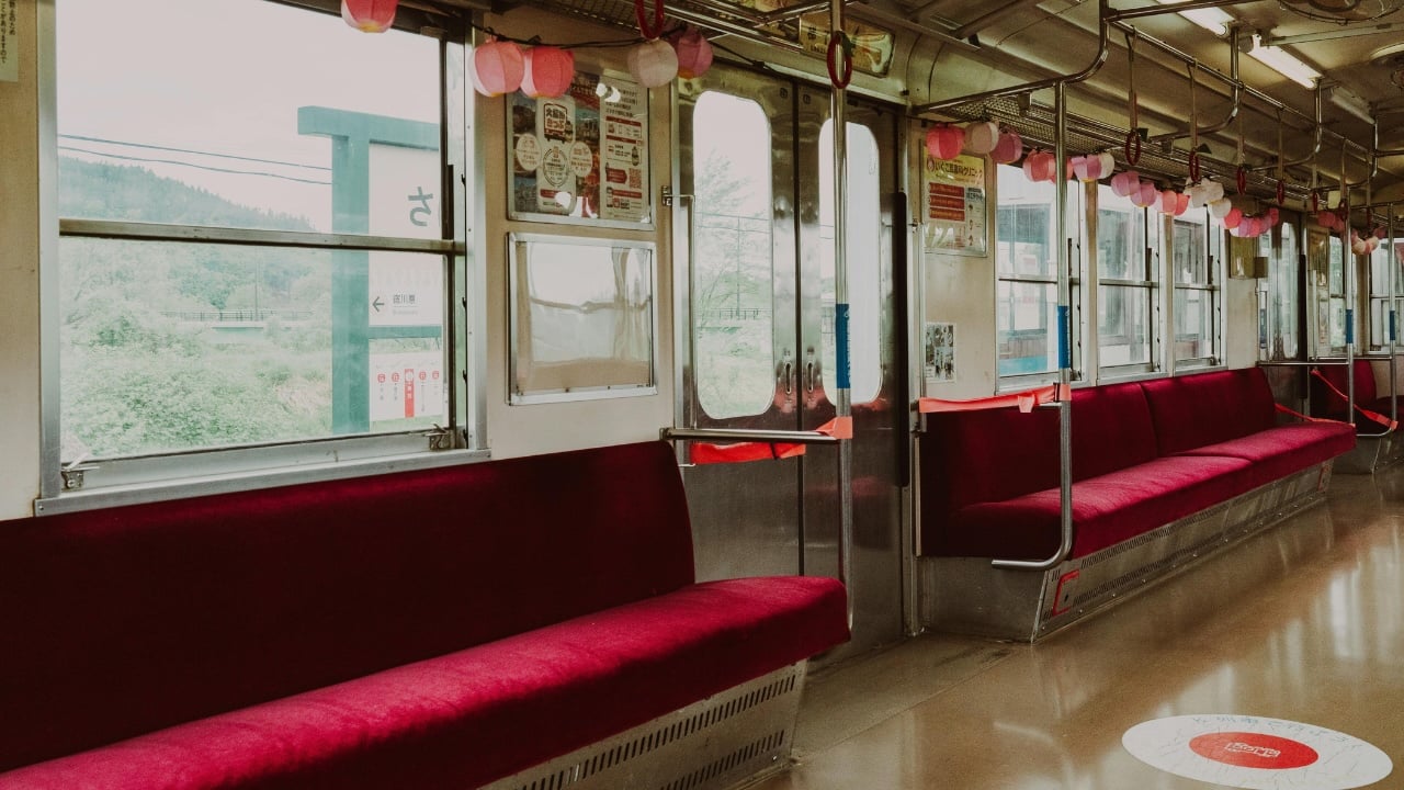 世の中、甘くはない_電車